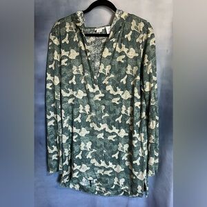 Nicole Miller camouflage print lightweight jacket with hood. 100% linen - soft